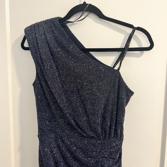 Vince Camuto Metallic One-Shoulder Gown - Picture 6 of 9